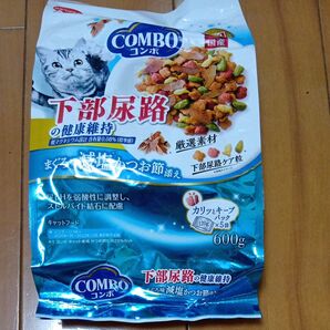 COMBO コンボ下部尿路の健康維持 まぐろ味減塩かつお節添え 120g×5袋 賞味期限 2025.12月