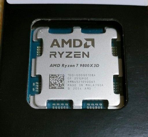 新品 AMD Ryzen 7 9800X3D バルク 0061