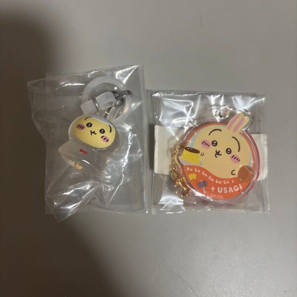 【新品未開封】ちいかわ うさぎ めじるしアクセサリー アクリルスタンド