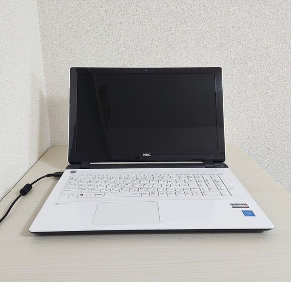 【ジャンク】NEC ノートパソコン Windows11 ホワイト メモリ8GB/SSD256