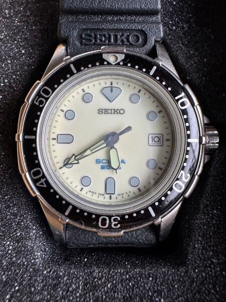 SEIKO 腕時計 セイコー クォーツ 稼働品 7N35-600A 蓄光文字盤 ダイバー スキューバ 200m防水