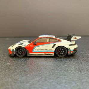 852 ポルシェ 992 GT3 RS 1/64スケール ダイキャスト ミニカー