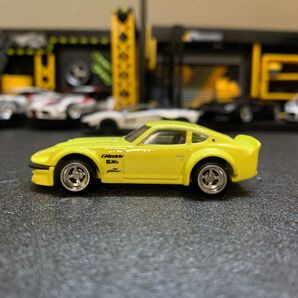 855 ニッサン フェアレディZ S30 1/64スケール ダイキャスト ミニカー