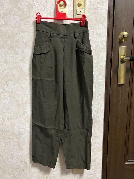 GU☆ジーユー☆ポケットテーパードアンクルパンツ☆Sサイズ