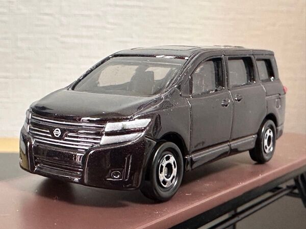 希少 トミカ 絶版 日産 エルグランド