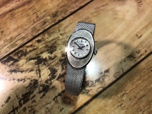 AK617 良好 希少 レア アンティーク RADO ラドー SWISS MADE シルバー 彫デザイン ヴィンテージ 手巻き レディース 腕時計