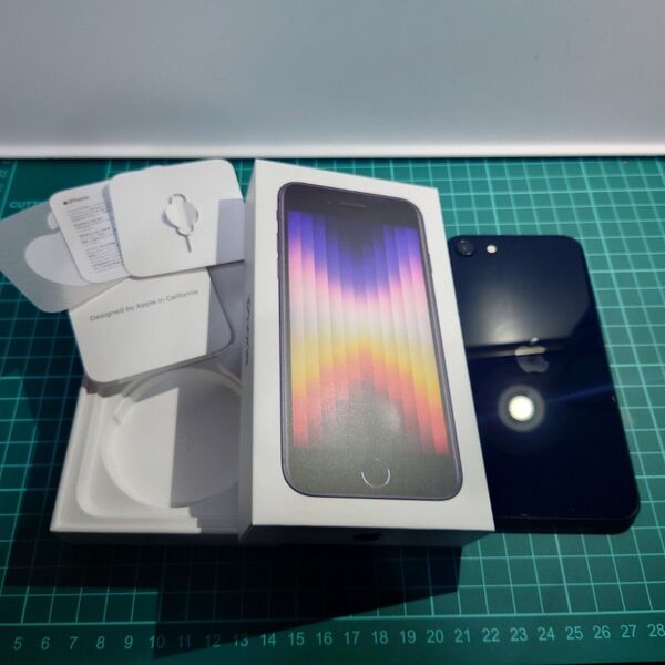 【箱付き中古】iPhoneSE3 128GB ミッドナイト SIMフリー