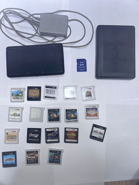 3DS本体(sdカード、充電器付き)、カセット18枚セット、カセットケース付き