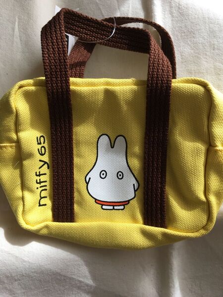 ミッフィー コスメポーチ おばけ 65周年限定 黄色 ボストンバッグ型 ディックブルーナ miffy