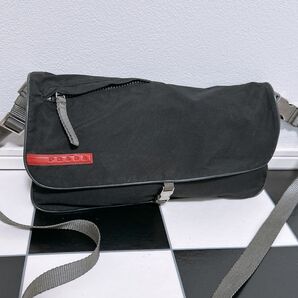 《美品》PRADA(プラダ)ショルダーバッグ
