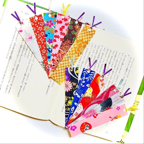 #110 手作り布製しおり 細身タイプ 綺麗な和柄た12枚セット 花柄 金魚 ダルマ ハンドメイド アンティーク