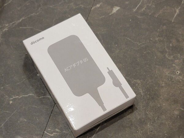 【新品】ACアダプタ05 ドコモ純正 micro-USB