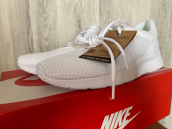 NIKE/ナイキ/タンジュン/スニーカー/白/運動靴/シューズ/中学校/26cm/新学期/入学