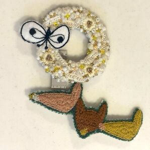 ビーズ刺繍 ミナペルホネン choucho・キツネモチーフ リング型ブローチセット