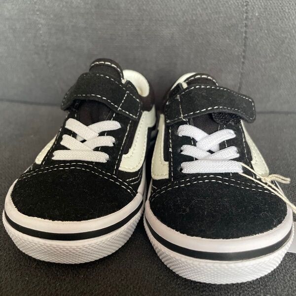 VANS キッズ スニーカー 黒白 新品未使用