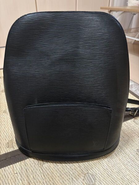 LOUIS VUITTON ルイヴィトン エピ リュック ブラック