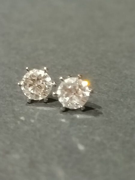 本物 一粒 天然 ダイヤ ピアス両耳 0.622ct PT 鑑定証あり pt900