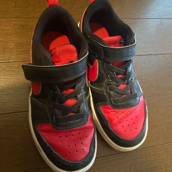 NIKE キッズ スニーカー 18cm ブラック×レッド