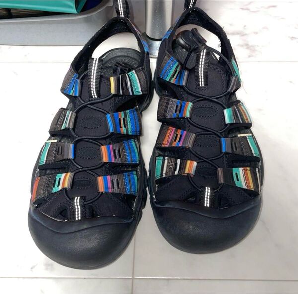 美品 KEEN ニューポート サンダル キーン サンダル 28cm 27.5㎝ ブラック マルチカラー