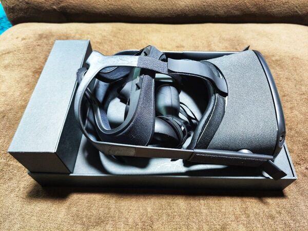 Oculus Quest オキュラスクエスト 64GB VR