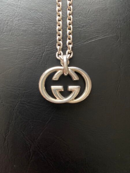 GUCCI インターロッキングG ペンダント ネックレス シルバー925