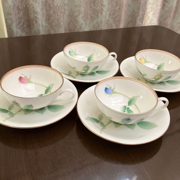 香蘭社 ブライトローズ カップ&ソーサー 4客 薔薇 金彩 絵変わり ティーカップ 未使用
