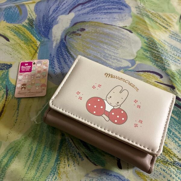 新品 サンリオ マロンクリーム 三つ折り財布