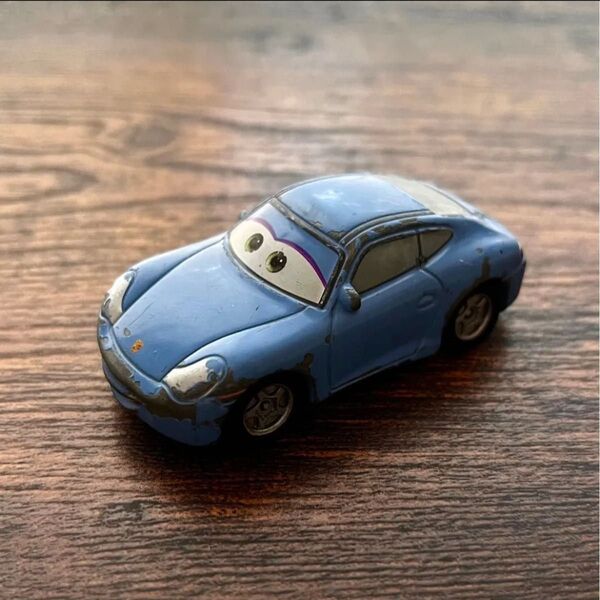 【廃盤】 トミカ カーズ サリー スタンダードタイプ ミニカー