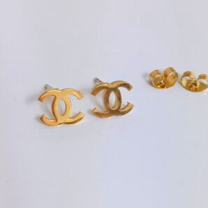 ヴィンテージボタン シャネル ゴールド ピアス