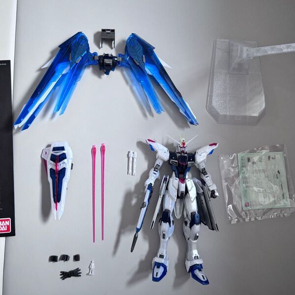 【素組済み】MGフリーダムガンダム Ver.2.0 クリアカラー ガンダムべース限定 MG
