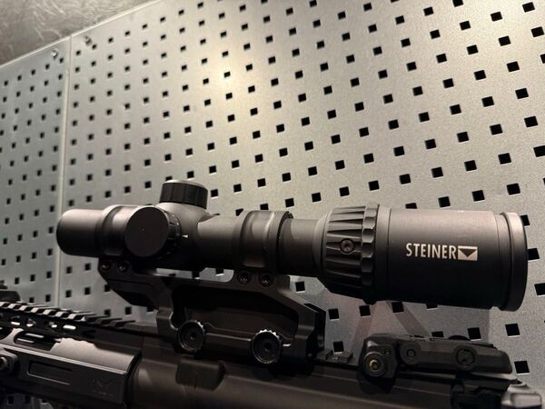実物 Steiner P4Xi 1-4x24mm G1 ライフルスコープ (PTW DAS GHK VFC GBB トレポン)