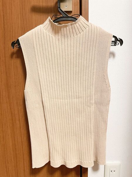 INDIVI インディヴィ カフェオレ ベージュ ノースリーブ トップス 春夏 サマーニット ハイネック 骨格ウェーブ シンプル