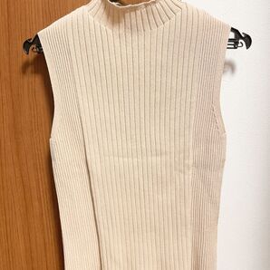 INDIVI インディヴィ カフェオレ ベージュ ノースリーブ トップス 春夏 サマーニット ハイネック 骨格ウェーブ シンプル