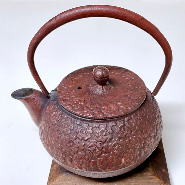 【岩鋳】昭和レトロ 南部鉄瓶 盛岡南部鉄器 花桜 一級品 IWACHU