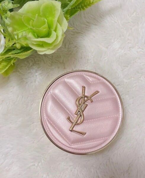 YSL ラディアント タッチ グロウパクト