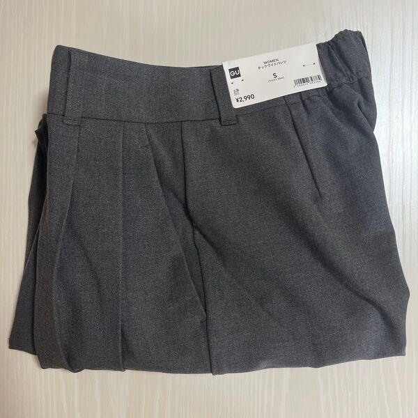新品 未使用 gu ジーユー ボトムス パンツ タックワイドパンツ グレー