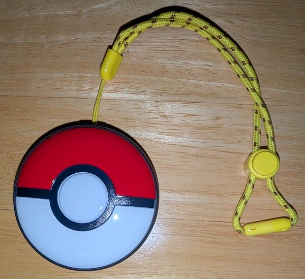 Pokemon GO Plus +(ポケモンゴープラスプラス)ポケモンGOプラス+ ピカチュウ 本体・ストラップ o