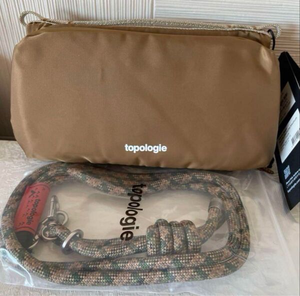 (新品未使用)topologie ボトルサコッシュストラップ付き