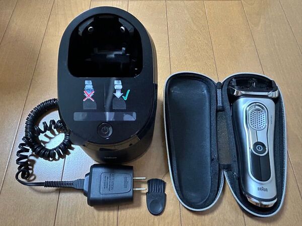 ブラウンシェーバー series9 アルコール洗浄機付き