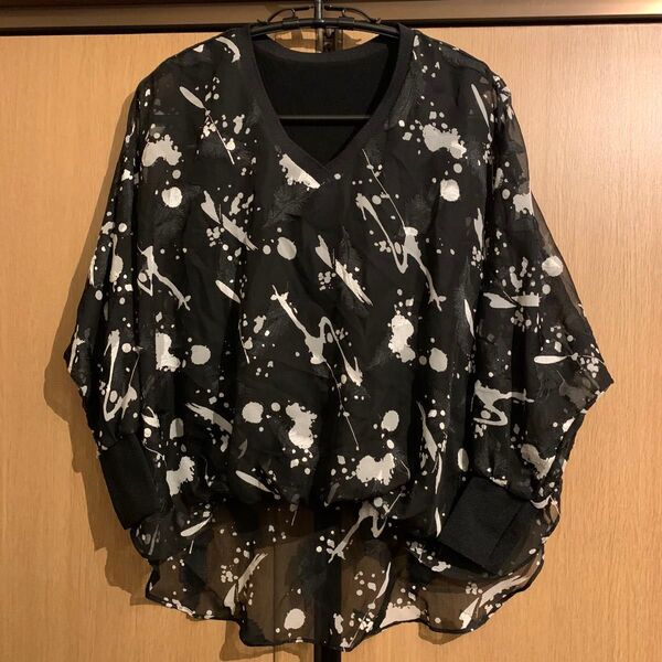 送料無料◆新品 RADIATE Vネック ドルマンスリーブ トップス◆レディース 38 総柄ブラック シアー素材Tシャツカットソー