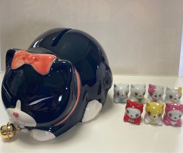黒猫の貯金箱・小さな猫の置物8個セット 陶器製 ねこ ネコ