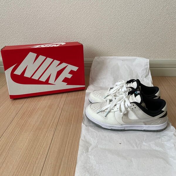 ナイキ DUNK LOW SE ダンク ローウィメンズシューズ NiFN7646 クリーム 23.5cm