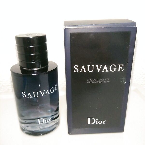 Dior SAUVAGE ディオール ソバージュ オードゥトワレ.