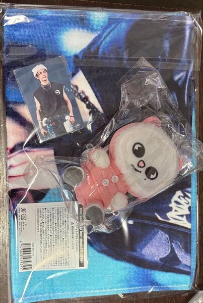 ヒョンジン SKZOO ジニレット スマホホルダー トレカ スキズ ぬいぐるみ jiniret ライブフォトタオル フォトカード