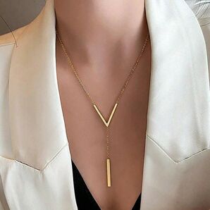シンプル スタイリッシュ ゴールドカラー レターネックレス 高見え お洒落 ペンダント チェーン レディース655576