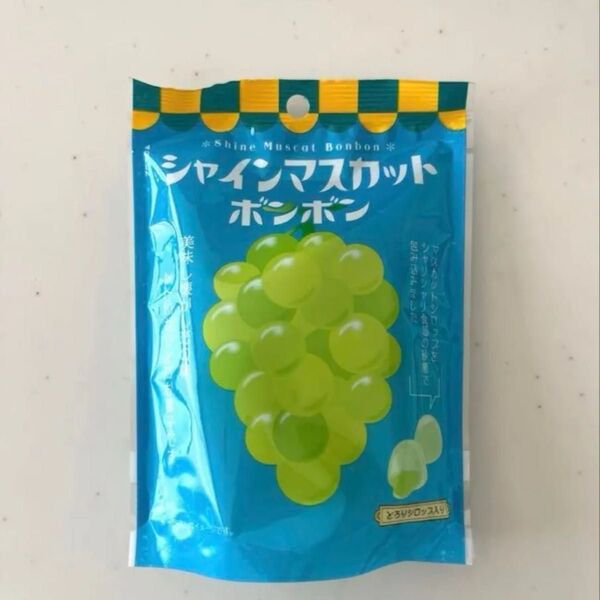 シャインマスカットボンボン ファミリーマート 1袋 八雲製菓 綿棒1本