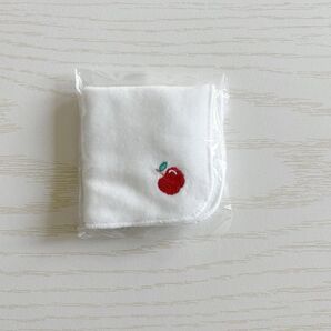 【未開封】ミニハンカチりんごワンポイント柄お受験用