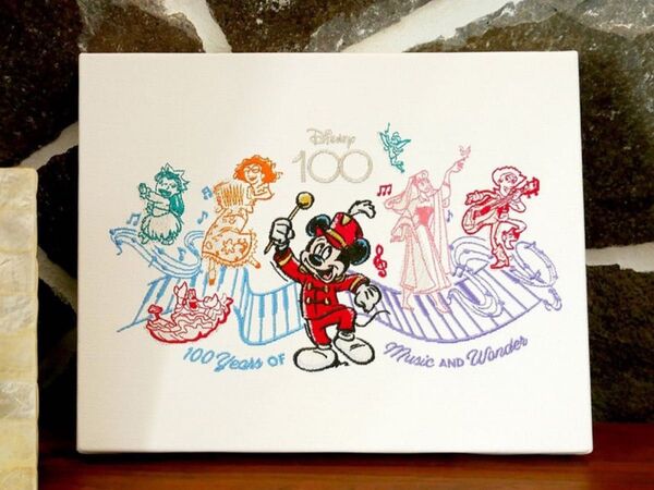 ディズニー 希少 Disney100 刺しゅうキャンバスアート