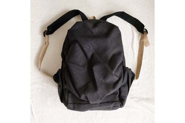 【新品未使用】【最終価格】黒リュック バッグパック キャンバス シンプル おしゃれ