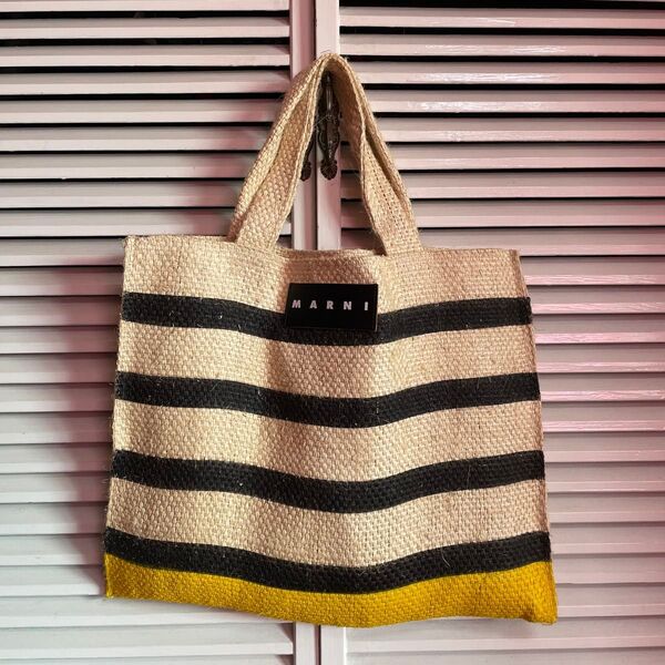 美品 マルニ MARNI 今季 2025 麻 カナパ ハンドバッグ トートバッグ ハンモック